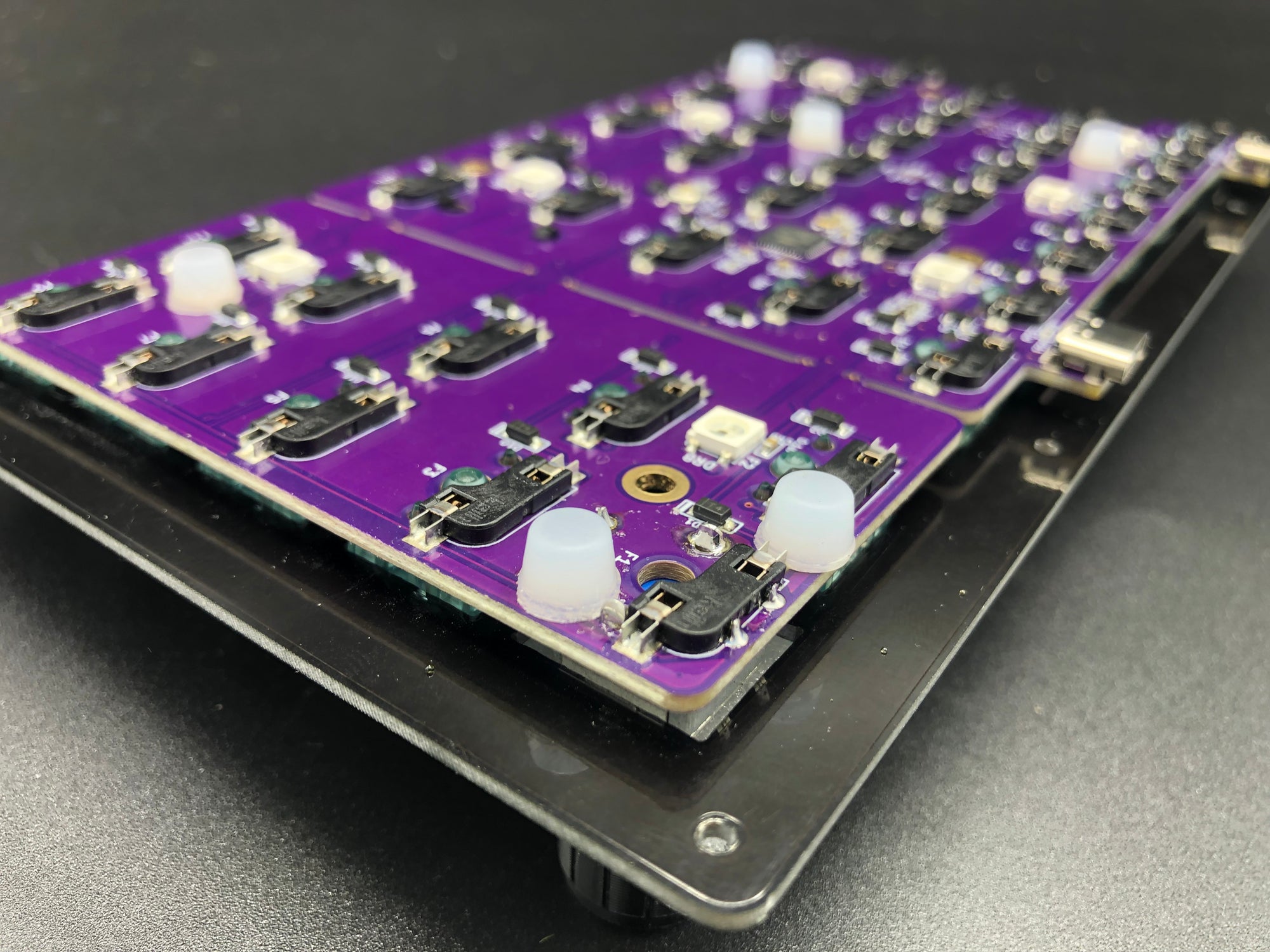 FLAHNS - 5mm Hotswap PCB Silicone Bumpers