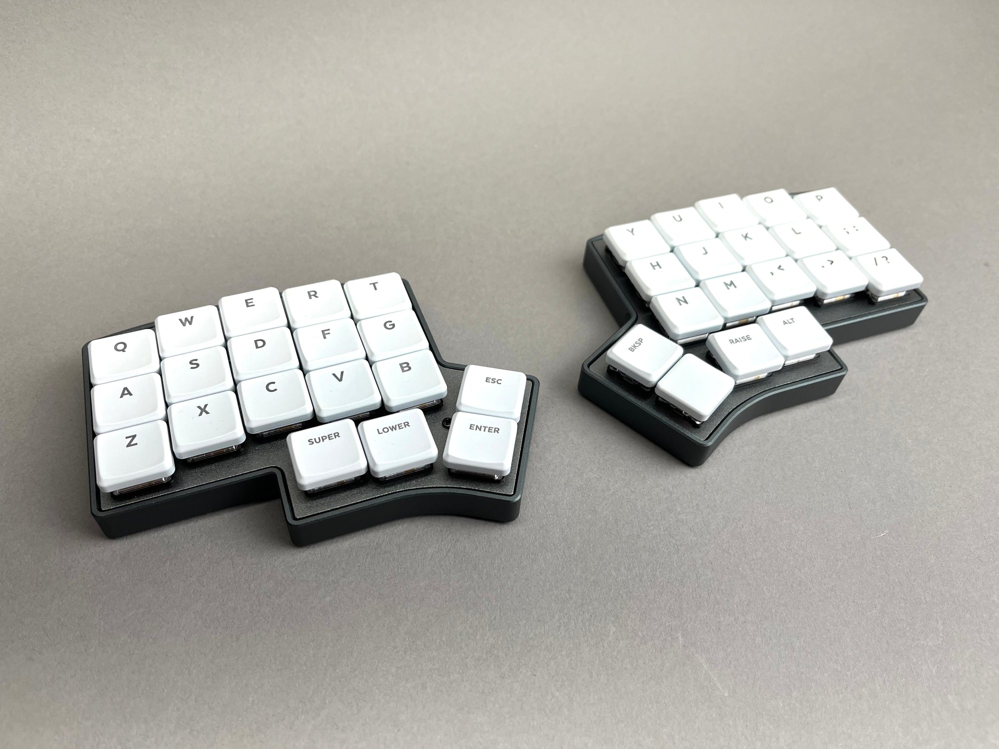 Chiri CE - Premium Aluminum Case 3-Row Corne-like Keyboard Kit - Hotswap Low-Profile Choc