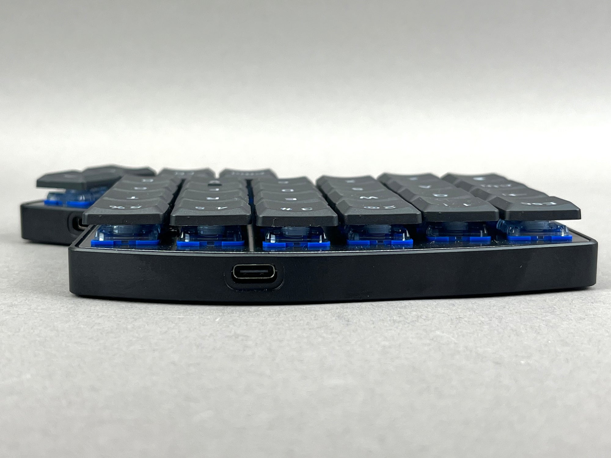 Iris LM - Low-Profile Split Ergonomic Keyboard (Pre-Built)