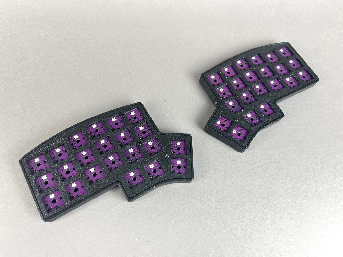Chiri CE - 3-Row Corne-like Keyboard Kit - Hotswap Low-Profile Choc