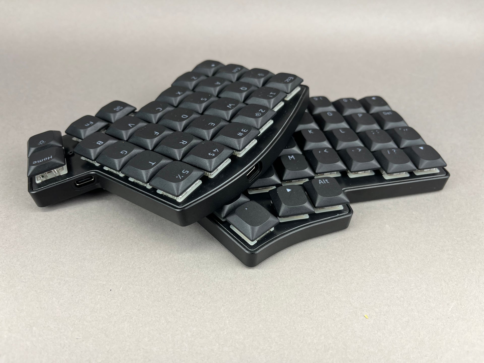 Iris LM Aluminum Case – Keebio