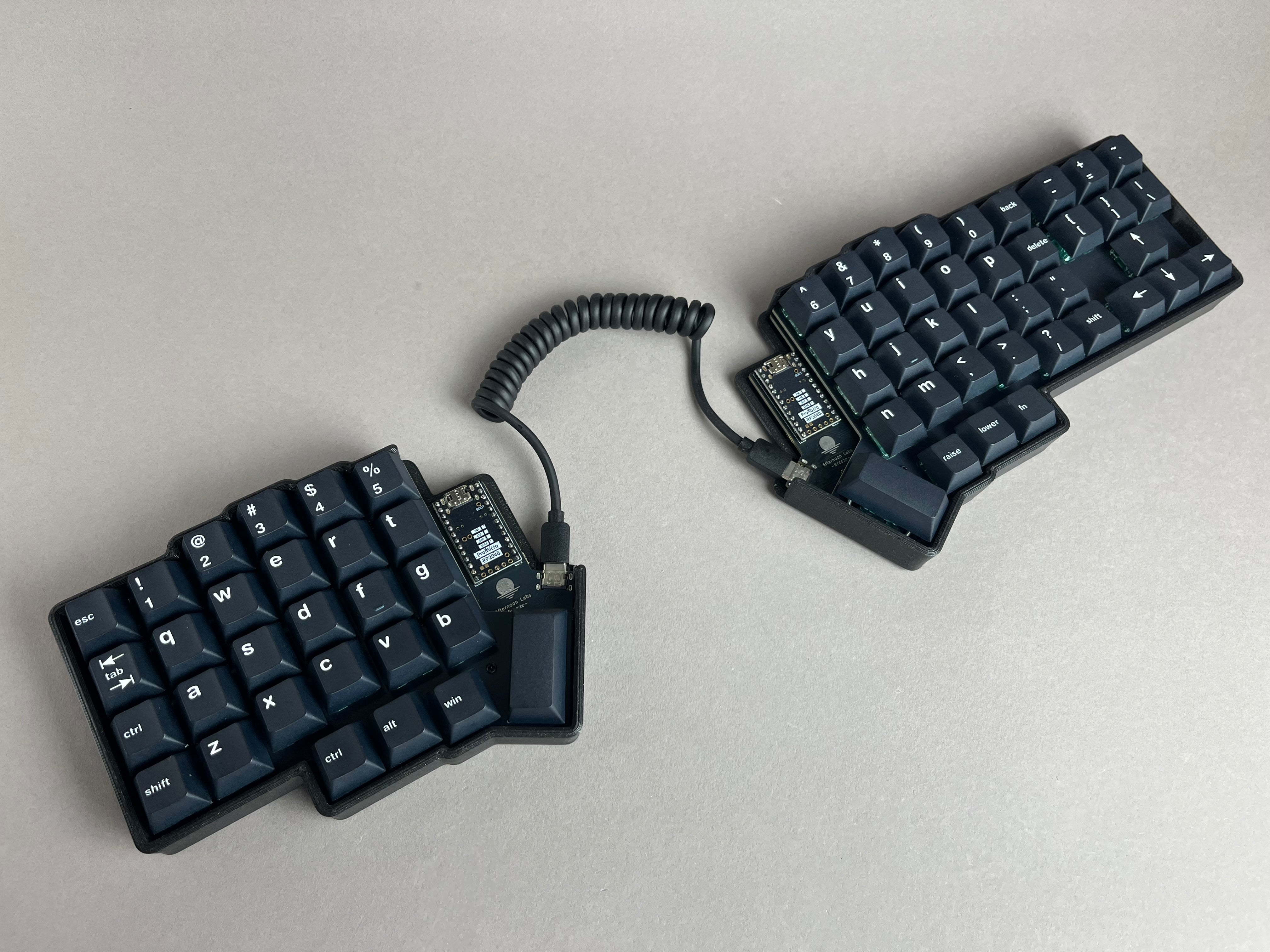非対称分割キーボード「Afternoon Breeze」 Afternoon Labs Breeze Keyboard Kit – Keebio