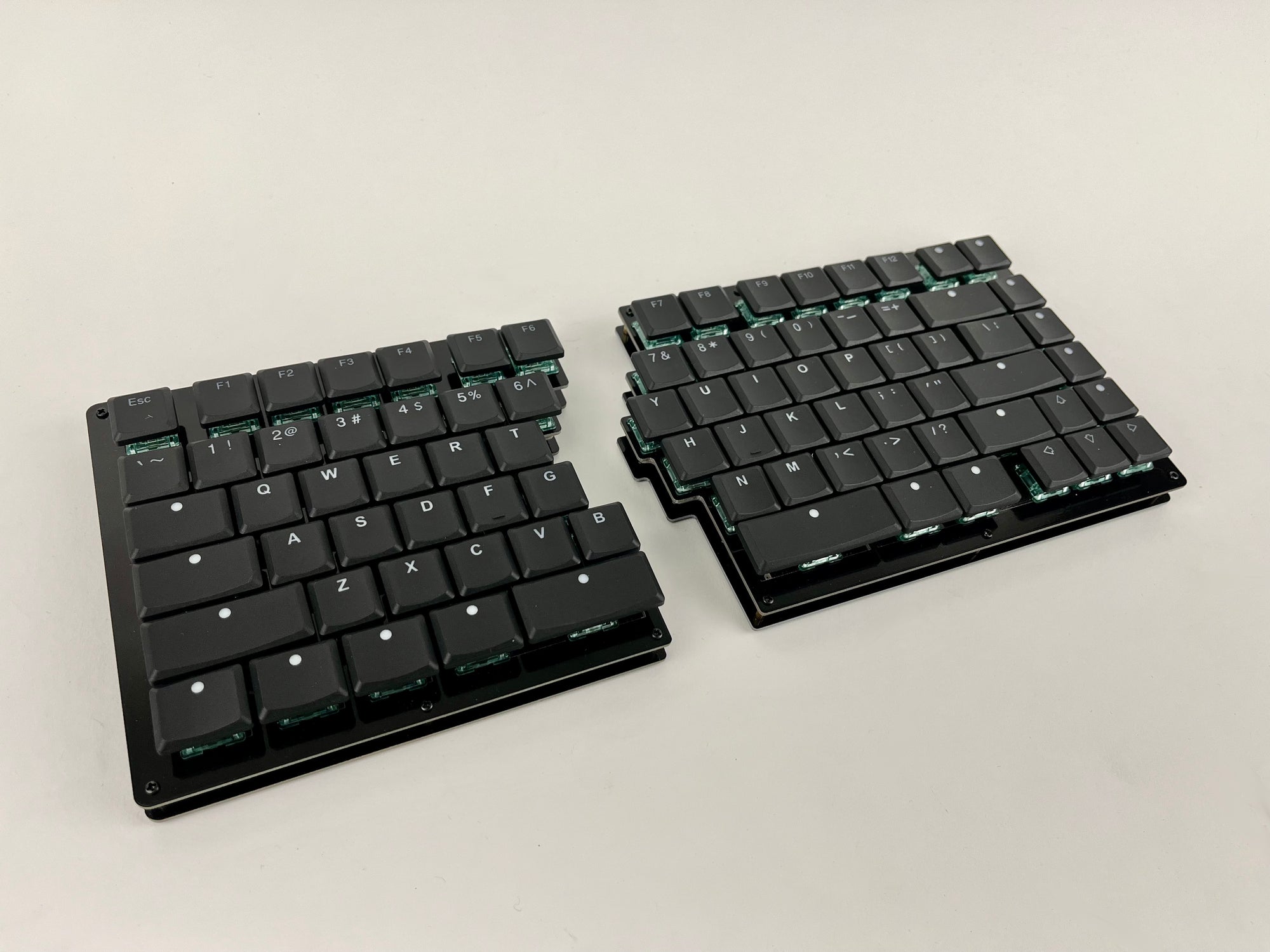 Tai-Hao THT Low-Profile MX 98-Key Keycap Set