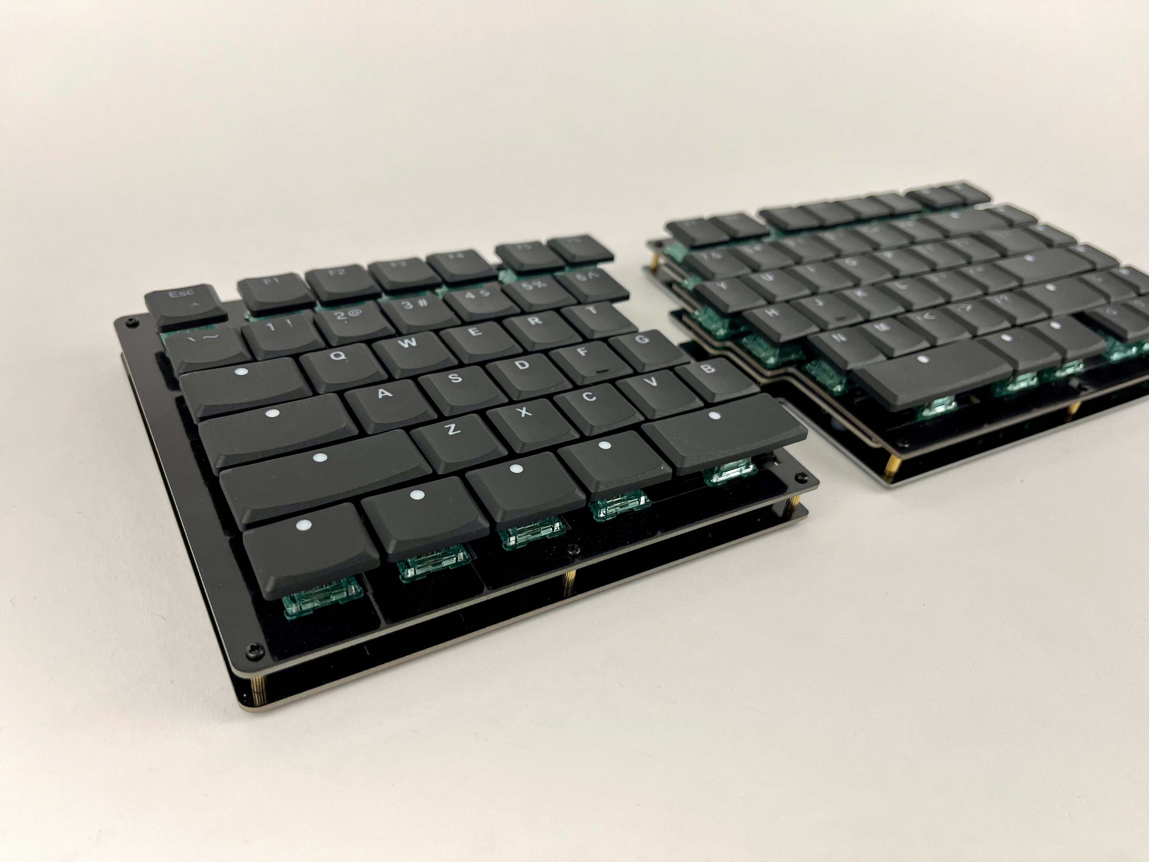 Tai-Hao THT Low-Profile MX 98-Key Keycap Set – Keebio