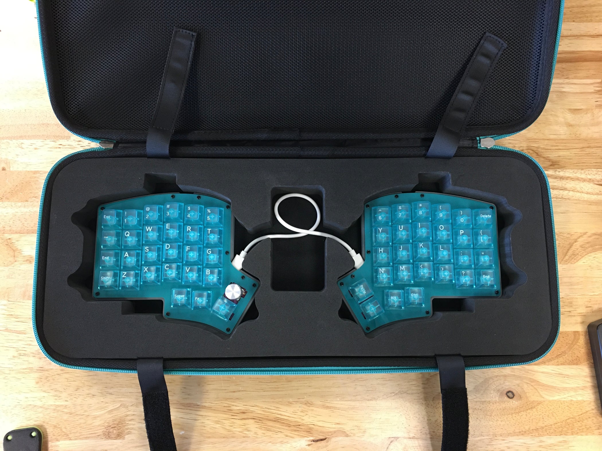 Iris Keyboard Carrying Case Keebio 3555